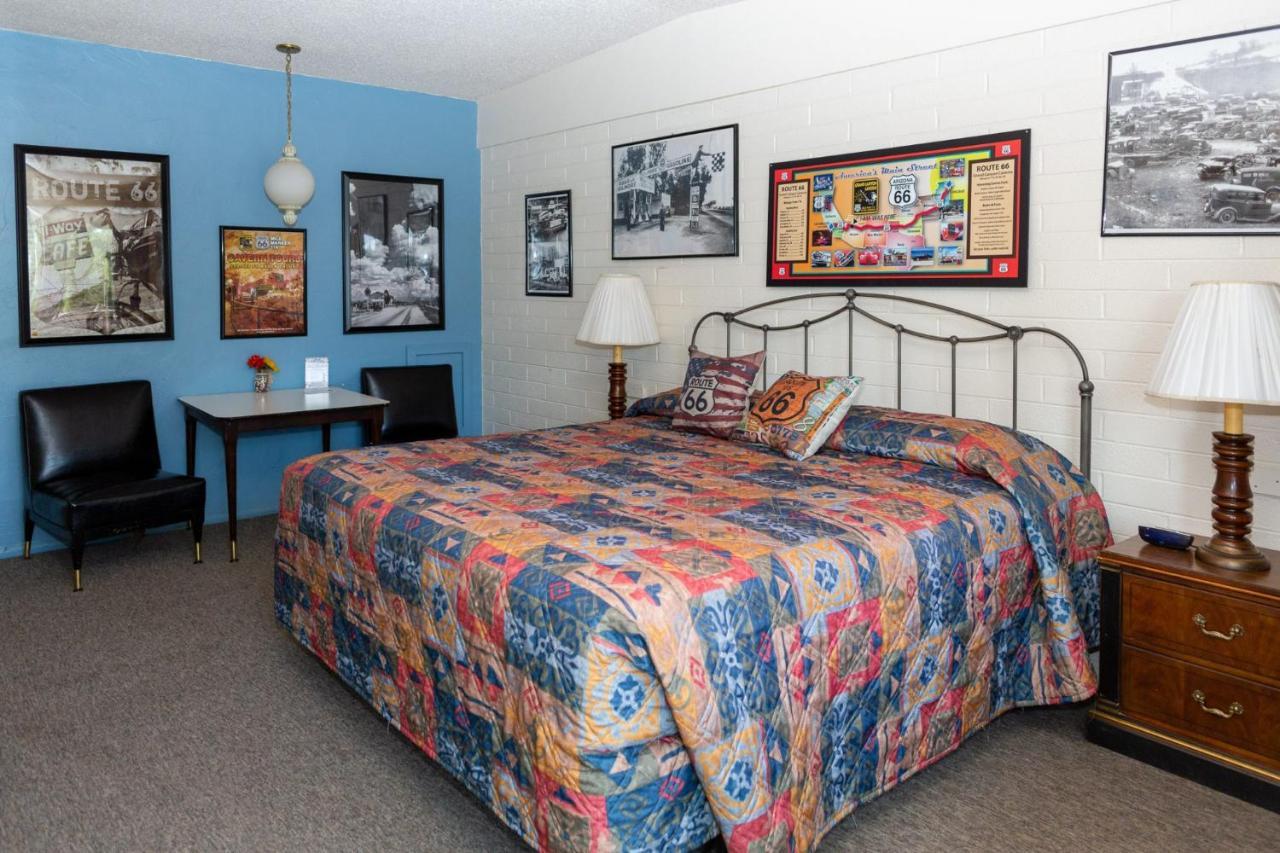 Grand Canyon Caverns Inn Peach Springs Bagian luar foto